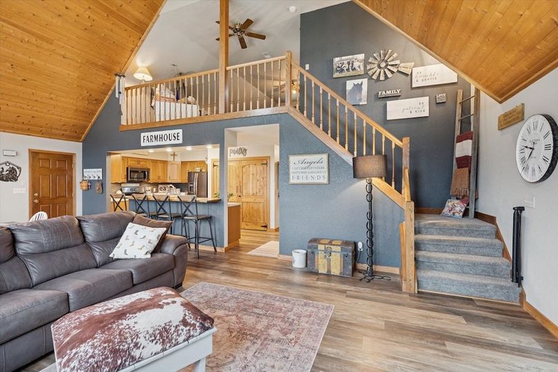 13-4800-Cub-Hollow-Rd-WindowStill