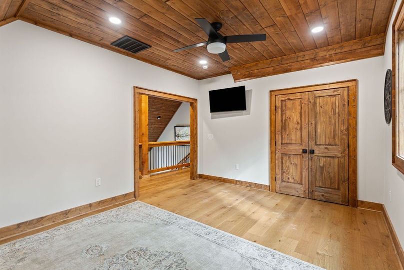 56-web-or-mls-6400 Golf Club Drive-41