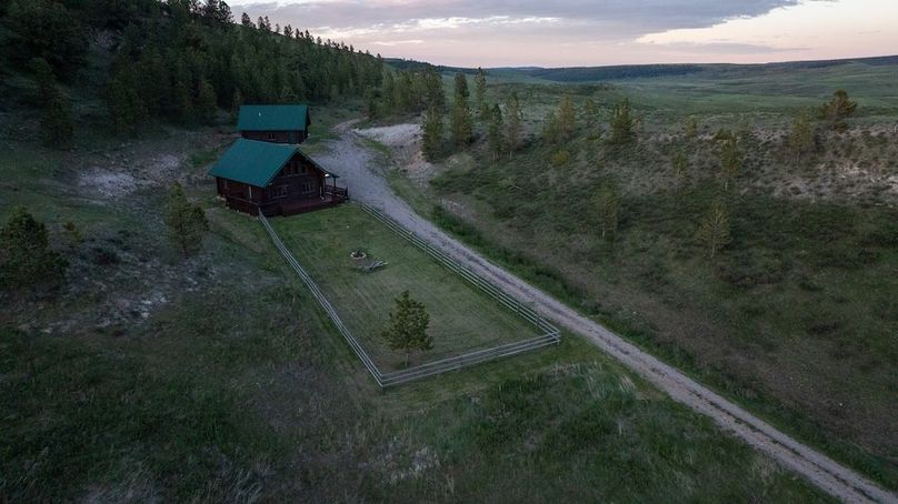 57C4EFEC-FBF5-4642-9EF3-EAF1120010A5