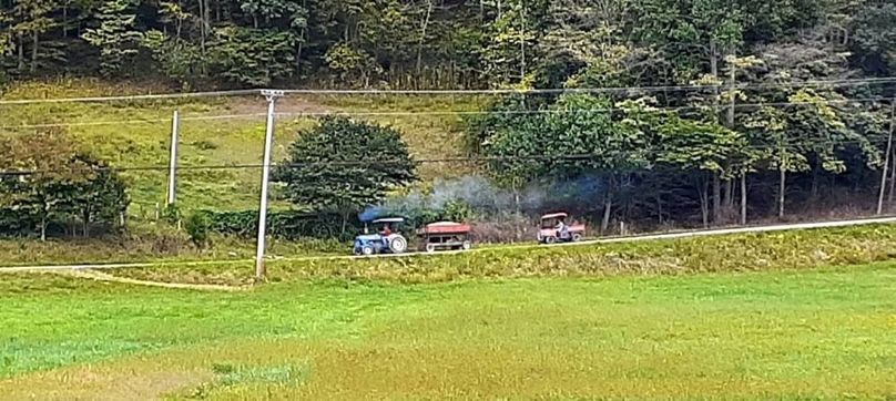 052 the normal summertime traffic here