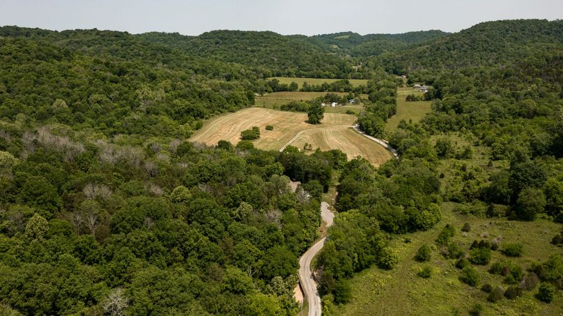 3892 Carters Branch Rd-140