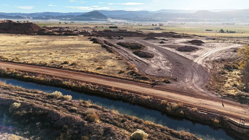 Sevier 60 Gravel and Yard06