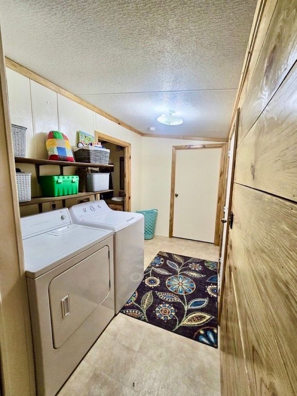 DAB99B1A-2B81-414F-8CC3-3B6C4F419139_1_105_c-2