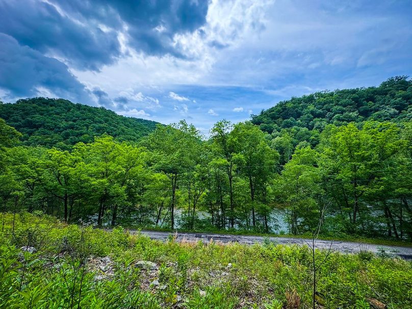 Clay, WV 14.839 AC-01