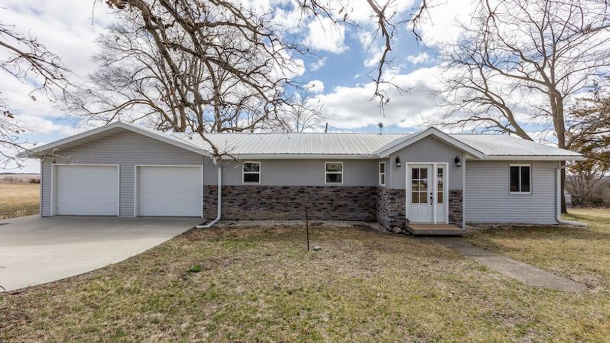 Updated And Affordable Ranch Home Near Springbrook State Park ...