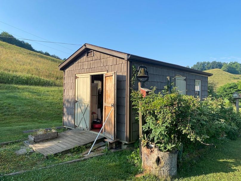 046 side view of the storage shed copy