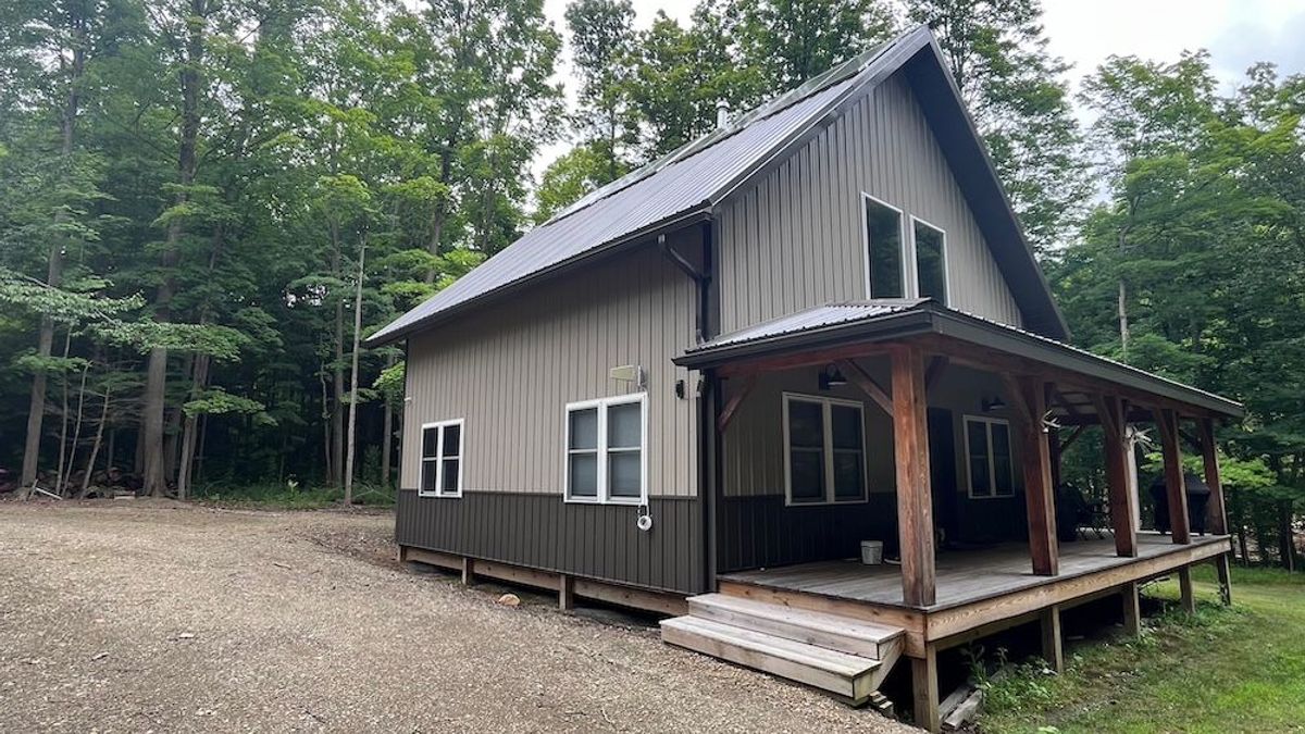 Stunning Private Off Grid Estates With Pool image