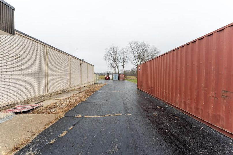 Winnebago 2.05 (Flee Market)_4