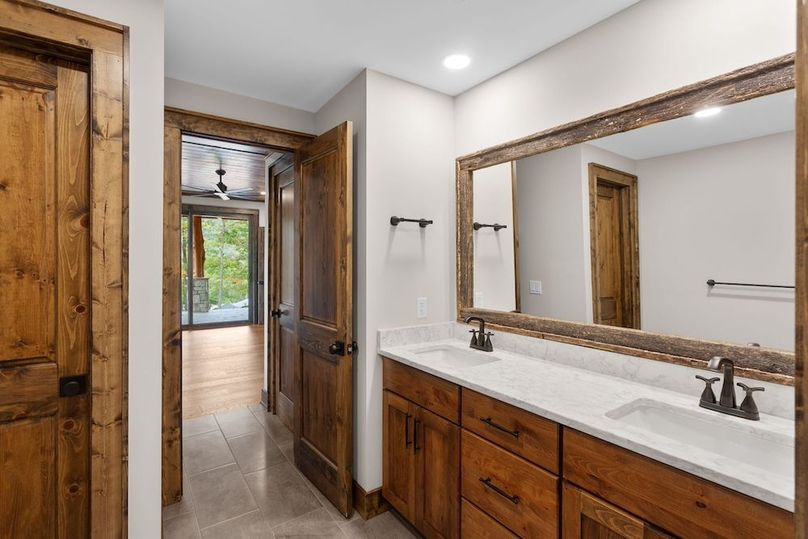 25-web-or-mls-6390 Golf Club Drvie-26