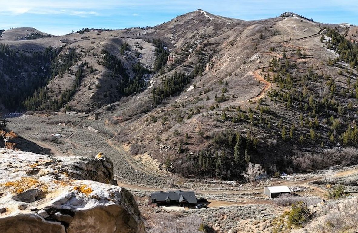 Ghost Town Get-A-Way01