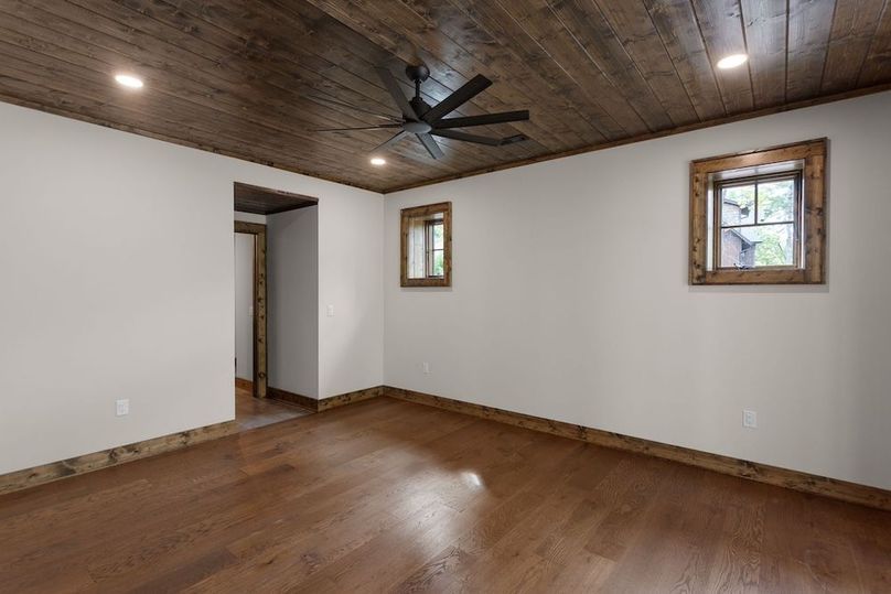 29-web-or-mls-6390 Golf Club Drvie-22