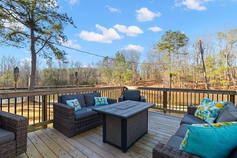 40-36-web-or-mls-1051-S-Hill-Rd-36