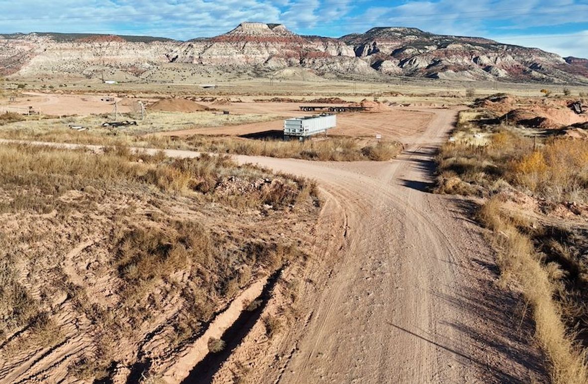 Sevier 60 Gravel and Yard03