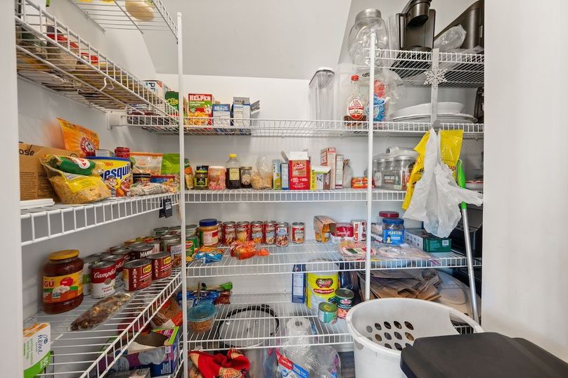 39 Pantry Kitchen
