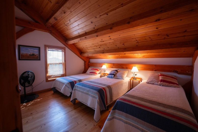 Cedar IA 152 Featured Z2