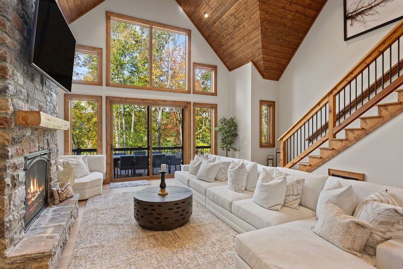 87-web-or-mls-6400 Golf Club Drive-9