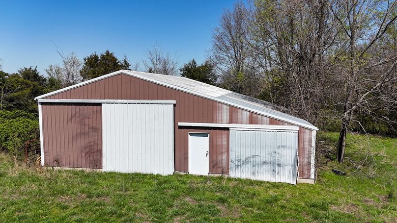 Tract 1 Barn