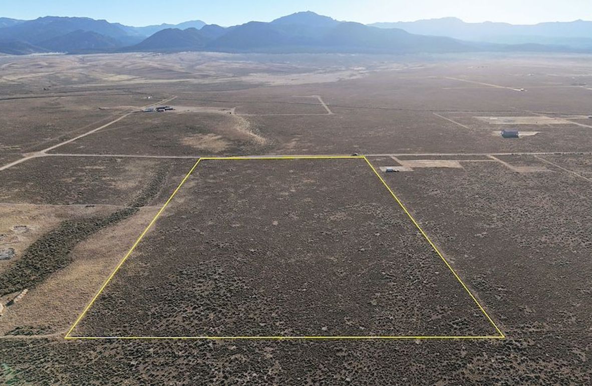 Peak View Ranchette01