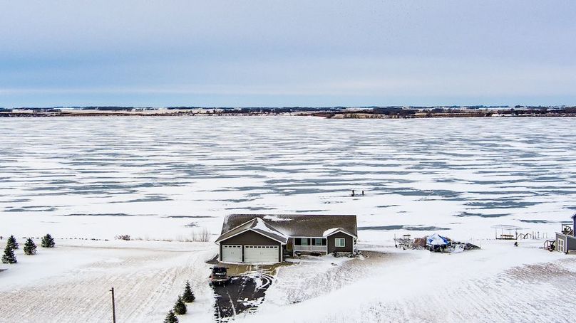 30 - house aerial streetview winter