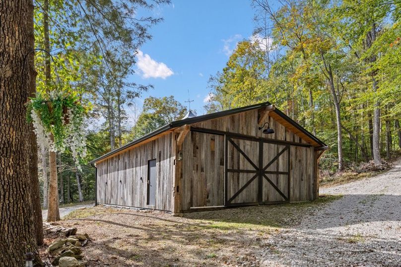 075 the garage_outbuilding with so many potential uses