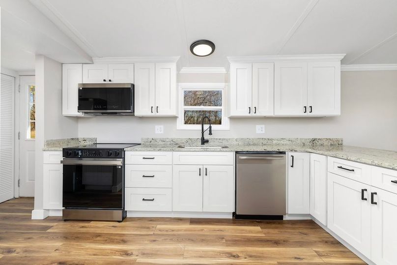 16-4-web-or-mls-870-S-Hill-Rd-4