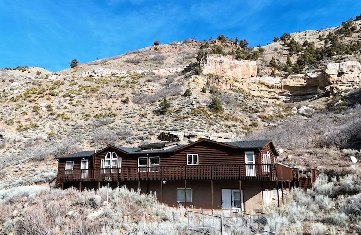 Ghost Town Get-A-Way02