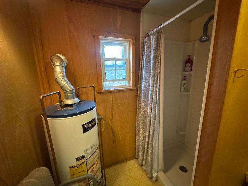 Calhoun, WV 132.84 AC Szegi 2-098