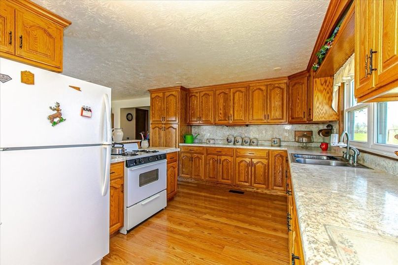 101-Kitchen2