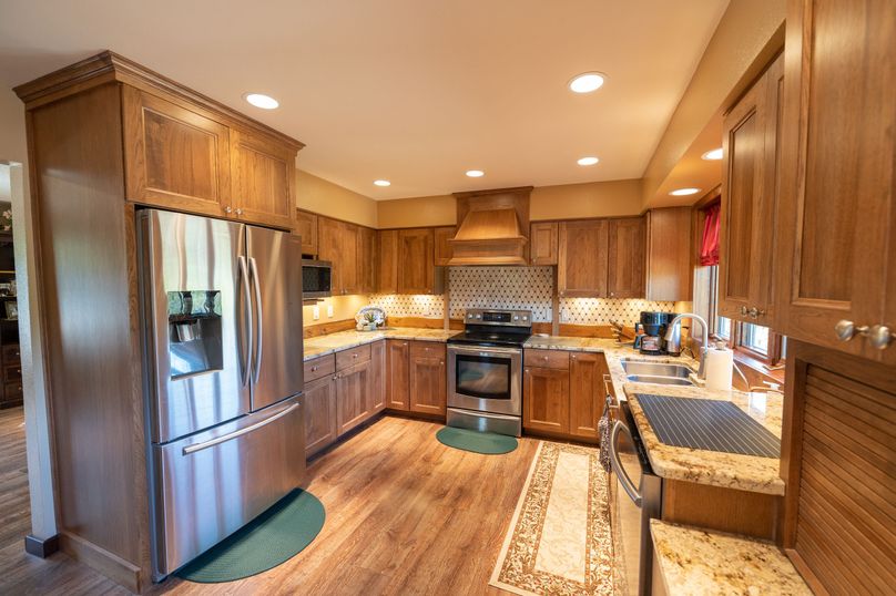 22 - Custom Kitchen