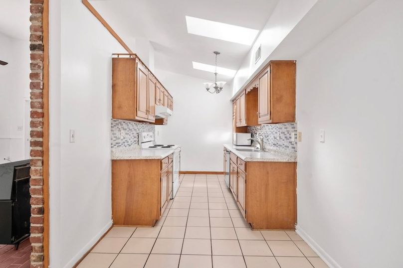 26-30-web-or-mls-279 Poplar Rd interior-13