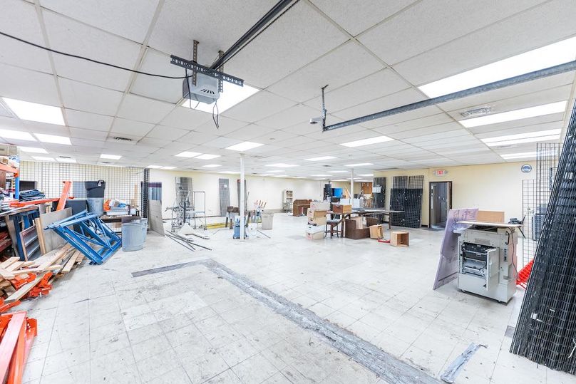 Winnebago 2.05 (Flee Market)_30