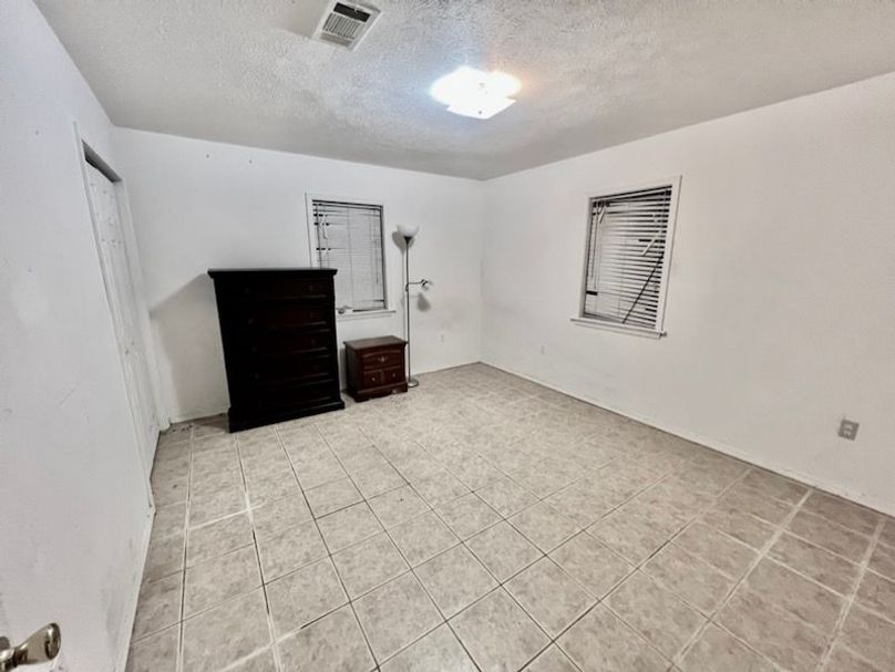 117D6512-FF0D-4CC4-B838-65F93D6C9821_1_105_c