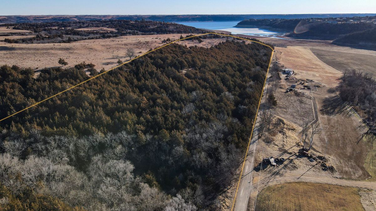 Cedar Ridge Overlooking Tuttle Creek Lake And Baldwin Creek In