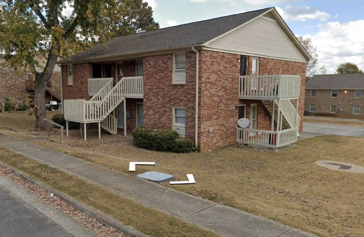 1500 Barrington Road NW Pic