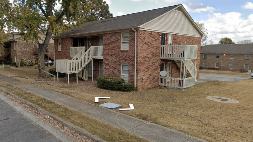 1500 Barrington Road NW Pic