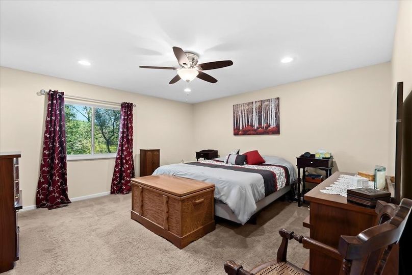 17-10932 Green Oaks Dr