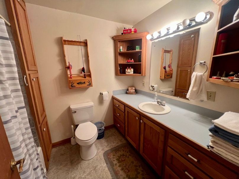 F2AC4514-886E-40F1-BCCE-27EF03E8EF9F_1_201_a