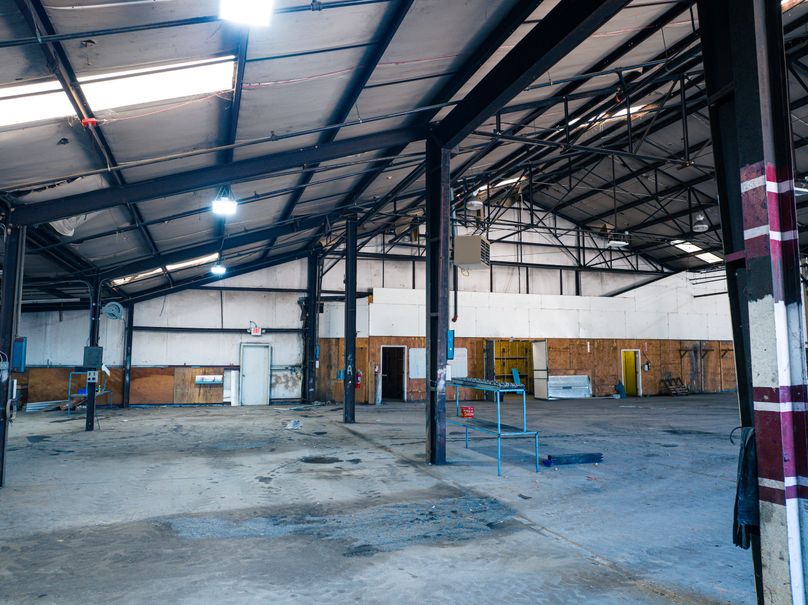 Monroe County 21.13 +- Warehouse-12