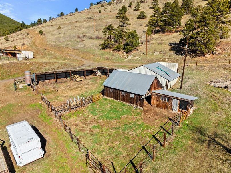 043 - Horse Barns_Chicken Coop