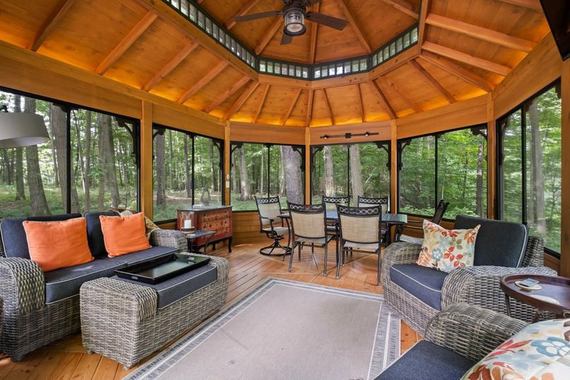 18 Gazebo Interior 1