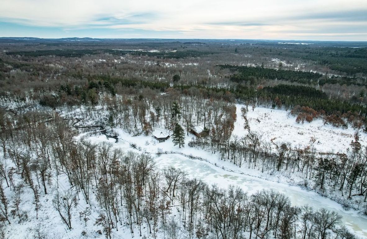 Adams 263.17, Hale -05