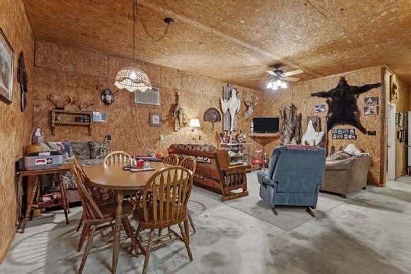 large-018e903b-4d1b-72d5-894f-d2b28b2fd6cb