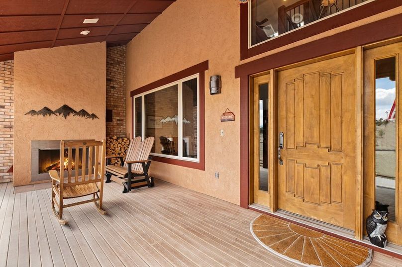 063 - Covered Porch