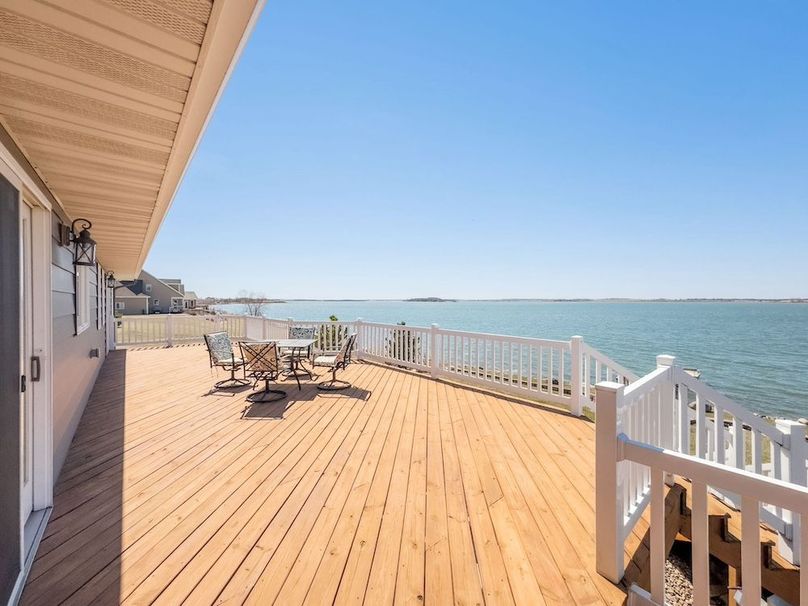 38-web-or-mls-194 Northbay Dr-181