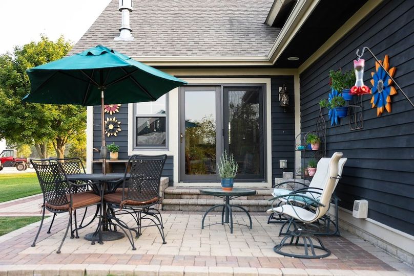 Cedar IA 152 Featured Z22