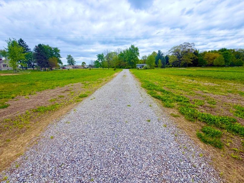 3 Stone Driveway off Paved Rd