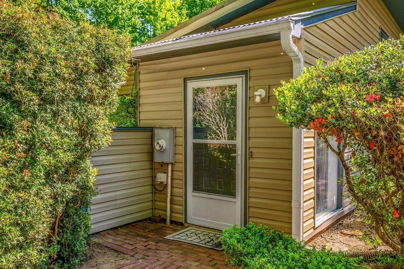 54-70-web-or-mls-279 Poplar Rd exterior-9