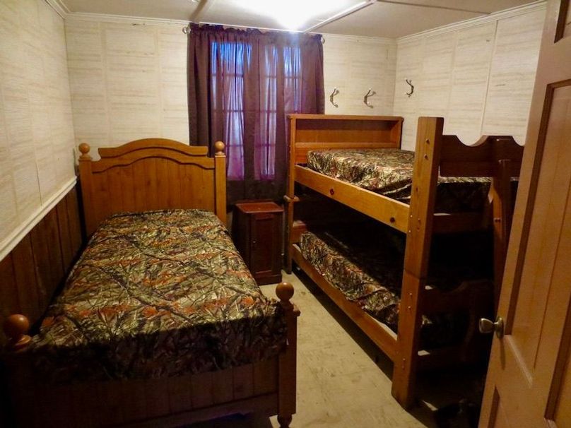 2221FD19-E40C-4C1A-A4BD-C38AD4D10ED4_1_105_c