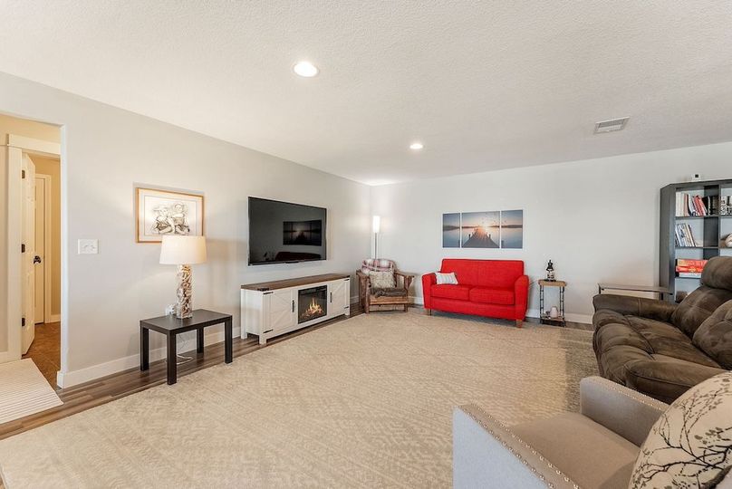 37-web-or-mls-194 Northbay Dr-178
