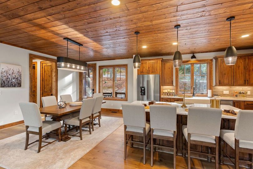 83-web-or-mls-6400 Golf Club Drive-15